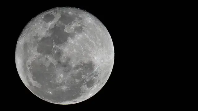 A Lua vista no céu da Venezuela